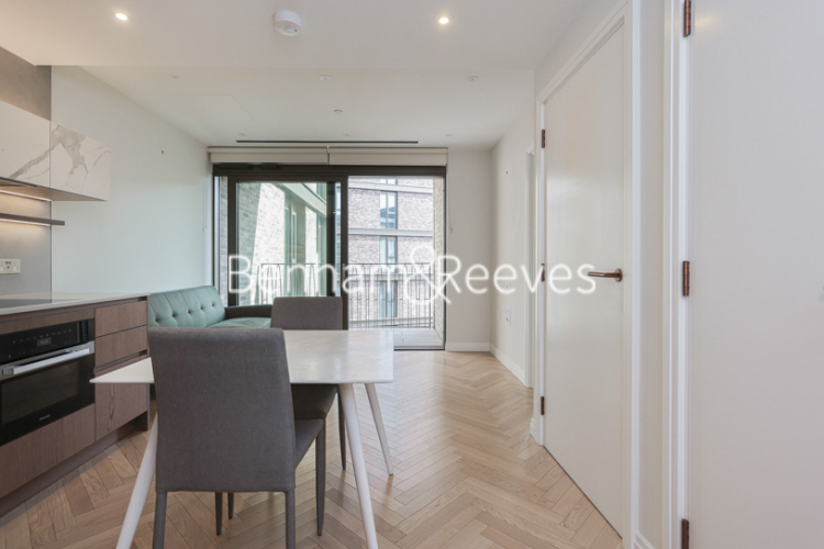1 bedroom flat to rent in Michael Road, Imperial Wharf, SW6-image 1