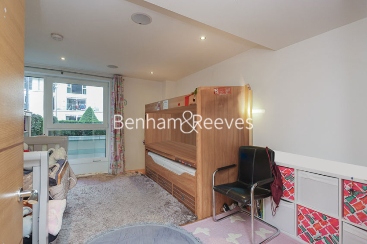 4 bedrooms flat to rent in Lensbury Avenue, Imperial Wharf, SW6-image 7
