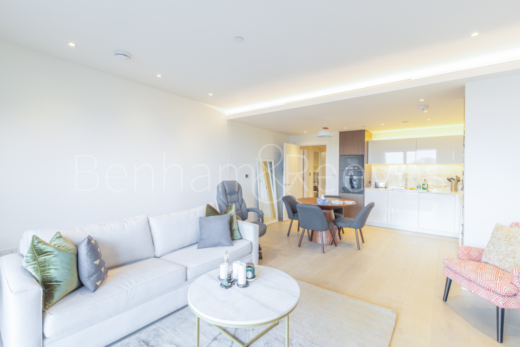 1  bedroom flat to rent in Lighterman Towers, Harbour Avenue, SW10-image 1
