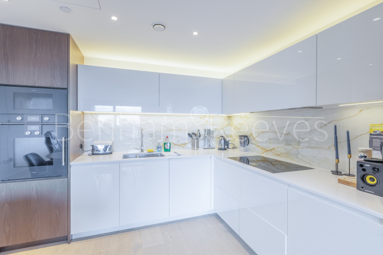 1  bedroom flat to rent in Lighterman Towers, Harbour Avenue, SW10-image 2