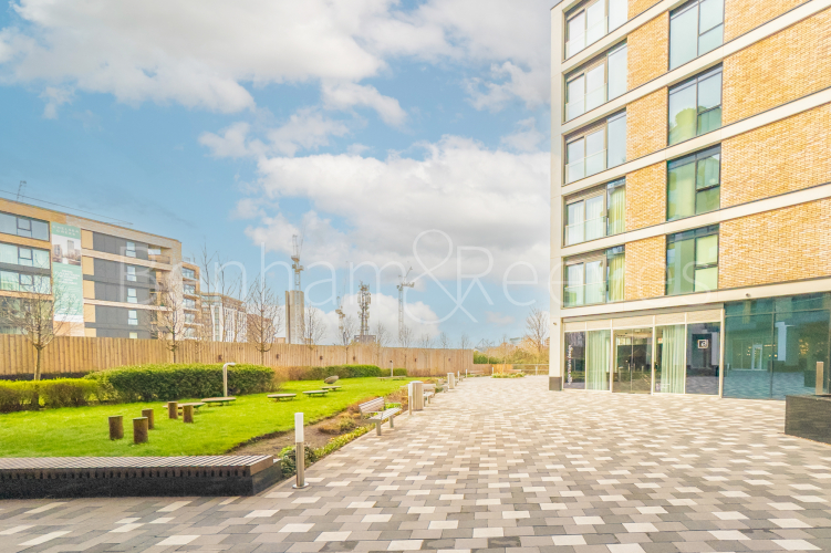 1 bedroom flat to rent in Lighterman Towers, Harbour Avenue, SW10-image 8