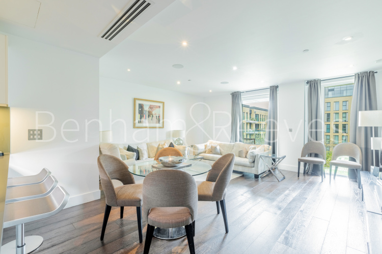 4  bedrooms flat to rent in Central Avenue, Fulham, SW6-image 3