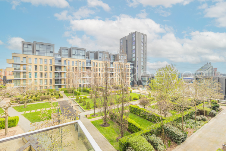 4  bedrooms flat to rent in Central Avenue, Fulham, SW6-image 6