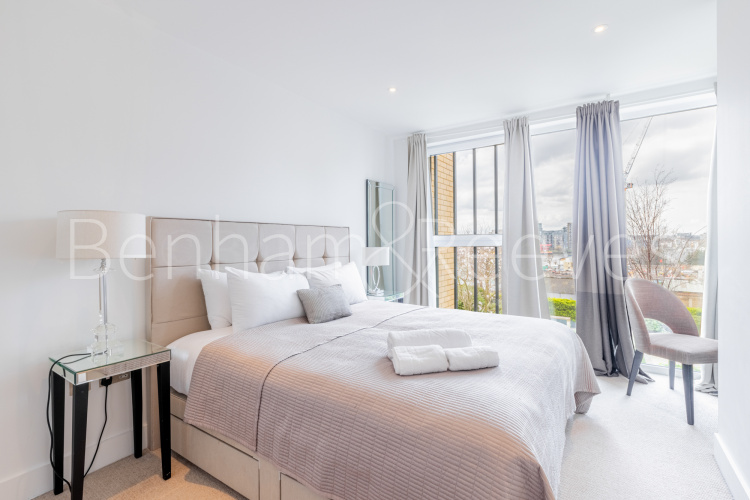 4  bedrooms flat to rent in Central Avenue, Fulham, SW6-image 10