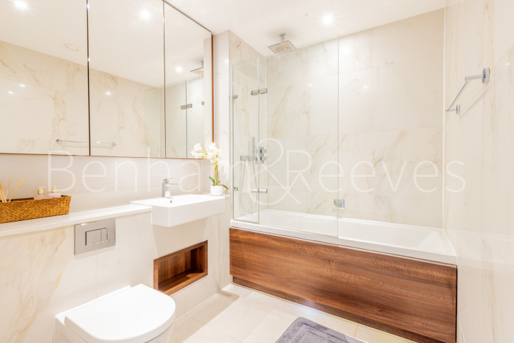 4  bedrooms flat to rent in Central Avenue, Fulham, SW6-image 11