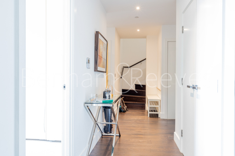 4  bedrooms flat to rent in Central Avenue, Fulham, SW6-image 15