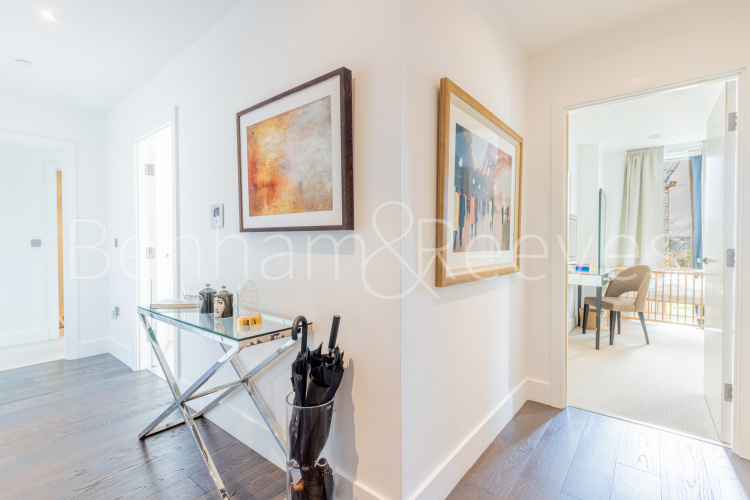 4  bedrooms flat to rent in Central Avenue, Fulham, SW6-image 19
