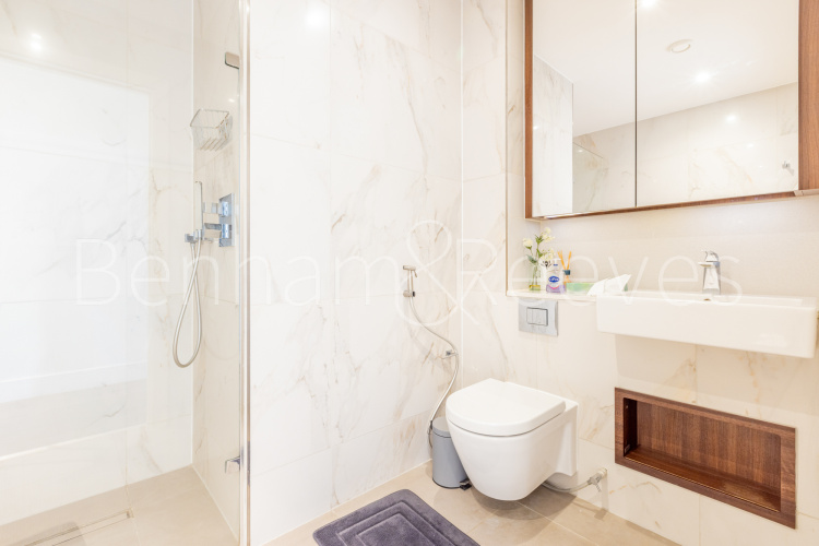 4  bedrooms flat to rent in Central Avenue, Fulham, SW6-image 21