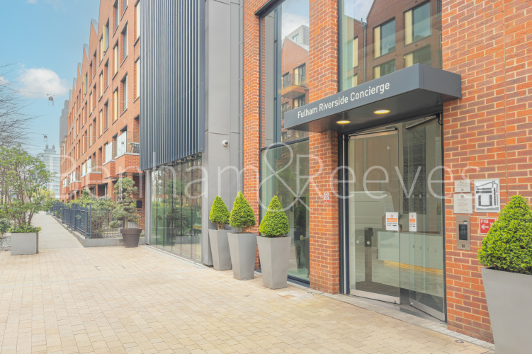 4  bedrooms flat to rent in Central Avenue, Fulham, SW6-image 28