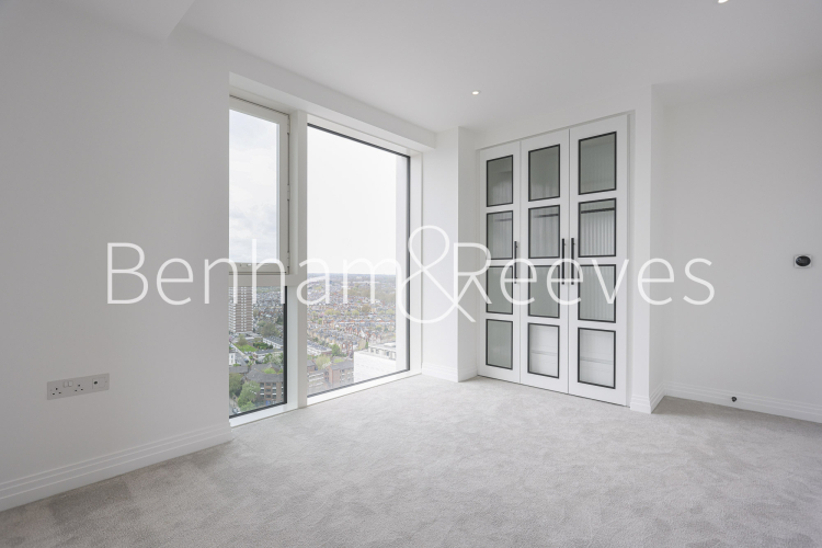 2  bedrooms flat to rent in Kings Tower, Chelsea creek, SW6-image 4
