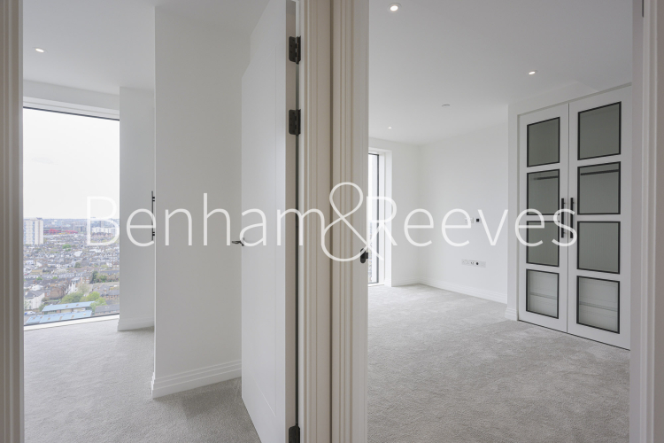 2  bedrooms flat to rent in Kings Tower, Chelsea creek, SW6-image 9