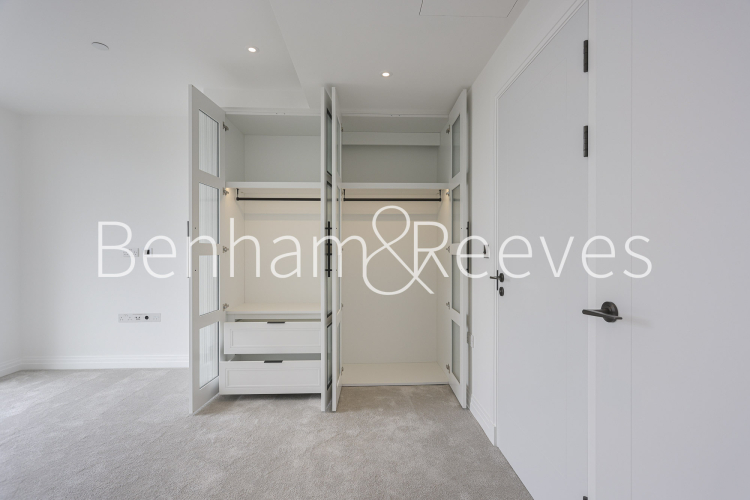 2 bedrooms flat to rent in Kings Tower, Chelsea creek, SW6-image 21