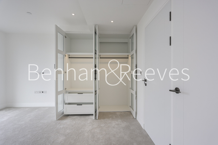 2  bedrooms flat to rent in Kings Tower, Chelsea creek, SW6-image 21