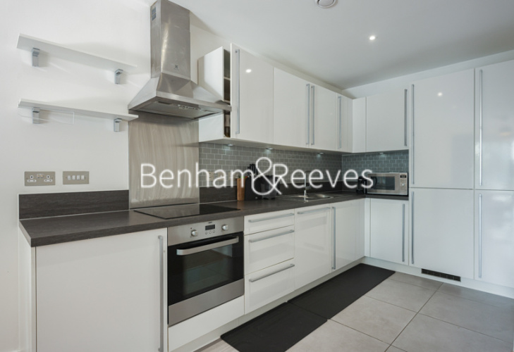 2  bedrooms flat to rent in Ingrebourne Apartments, Central Avenue, SW6-image 2