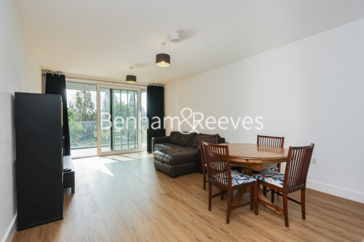 2  bedrooms flat to rent in Ingrebourne Apartments, Central Avenue, SW6-image 6