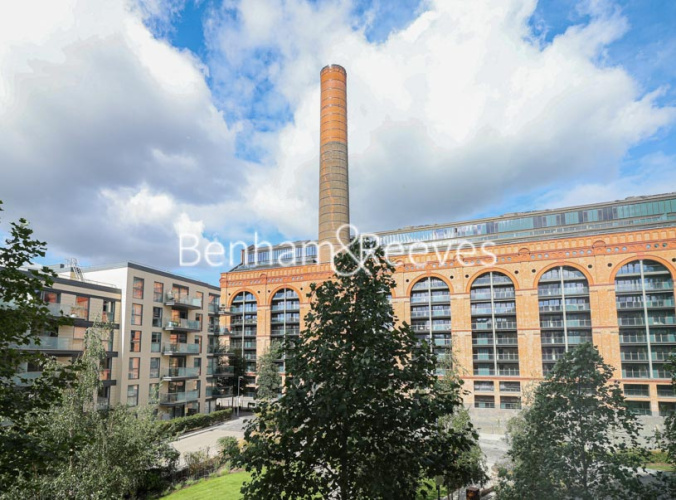 3  bedrooms flat to rent in Chartwell House, Waterfall drive, SW10-image 17
