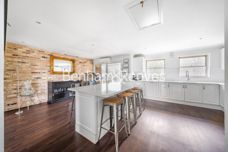3  bedrooms flat to rent in Battersea Bridge Road, Imperial Wharf, SW11-image 18
