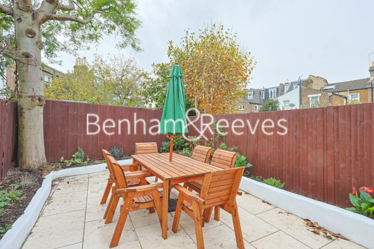4  bedrooms flat to rent in Rylston Road, Fulham, SW6-image 5