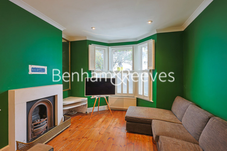 4  bedrooms flat to rent in Rylston Road, Fulham, SW6-image 6