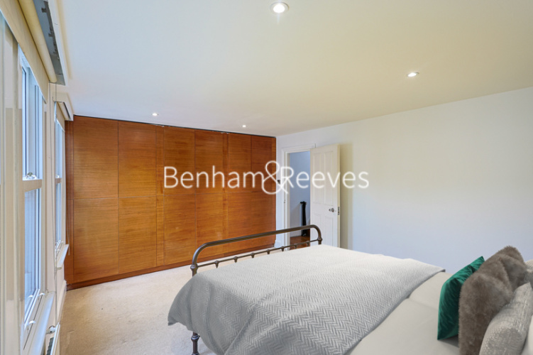 4  bedrooms flat to rent in Rylston Road, Fulham, SW6-image 8