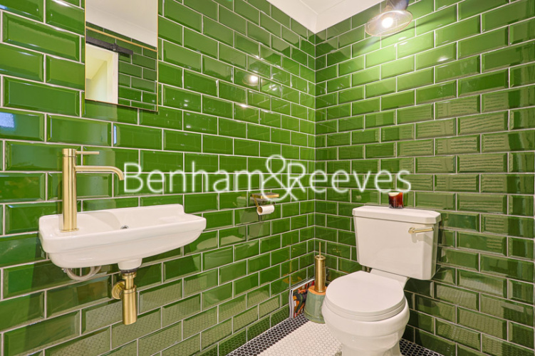 4  bedrooms flat to rent in Rylston Road, Fulham, SW6-image 9