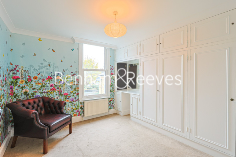 4  bedrooms flat to rent in Rylston Road, Fulham, SW6-image 15