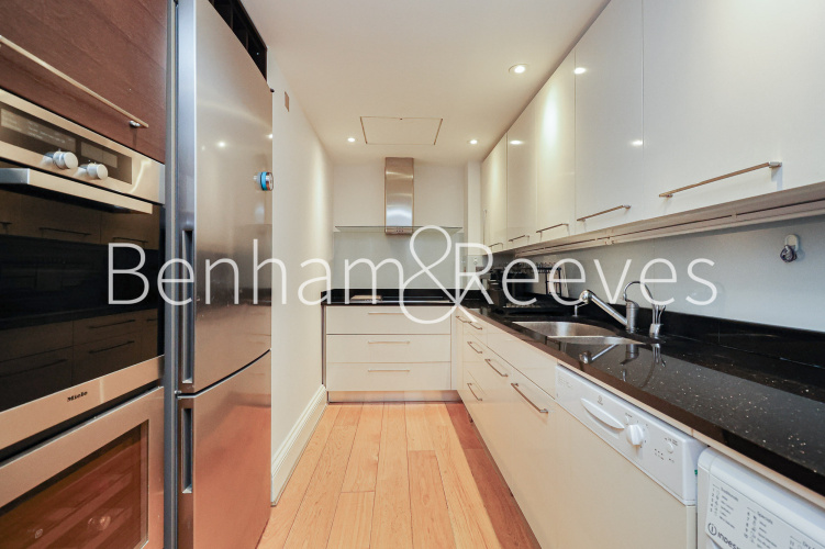 2  bedrooms flat to rent in Carlyle Court, Chelsea Harbour, SW10-image 2