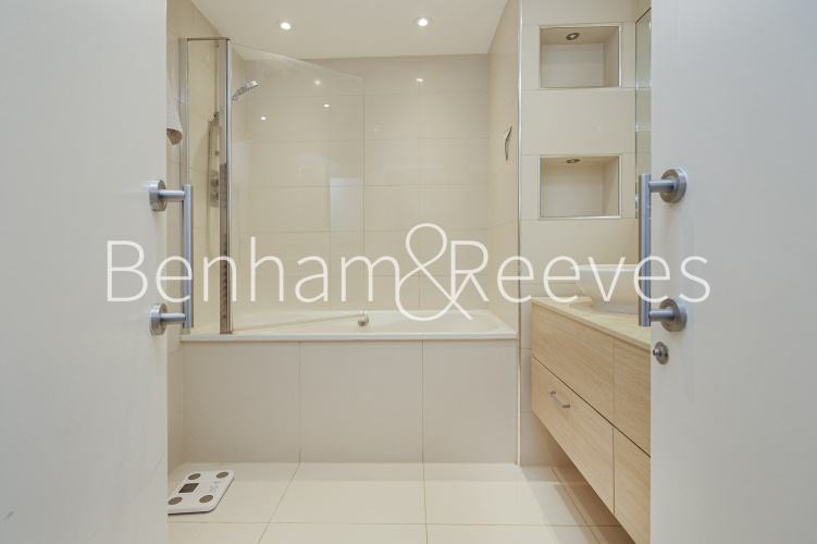 2  bedrooms flat to rent in Carlyle Court, Chelsea Harbour, SW10-image 11