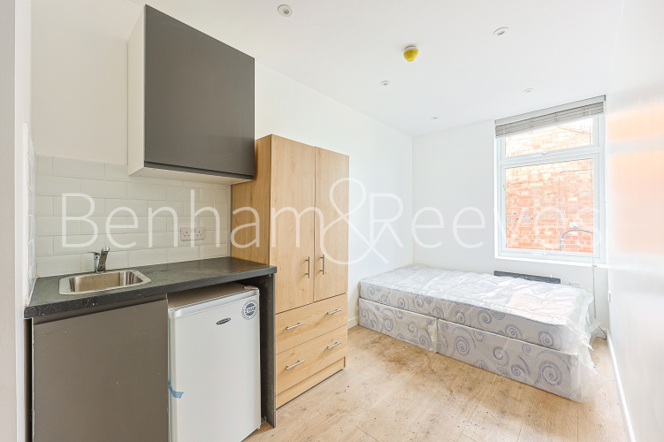 Studio flat to rent in Wandsworth High Street, Imperial Wharf, SW18-image 5