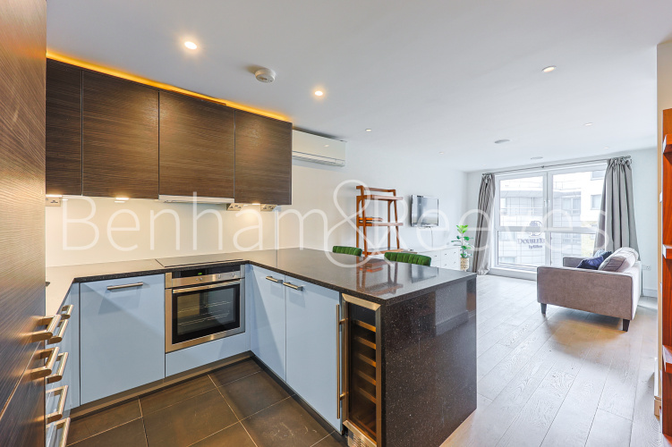 1  bedroom flat to rent in Octavia House, Townmead Road, SW6-image 2