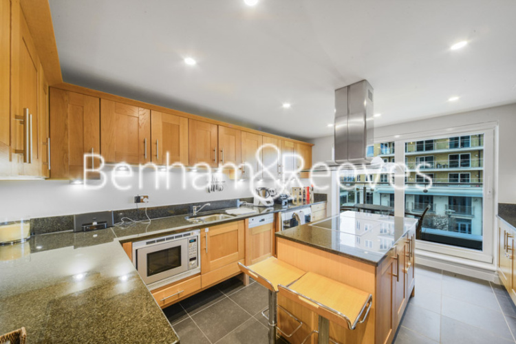 3  bedrooms flat to rent in Riverside Tower, Boulevard, SW6-image 2