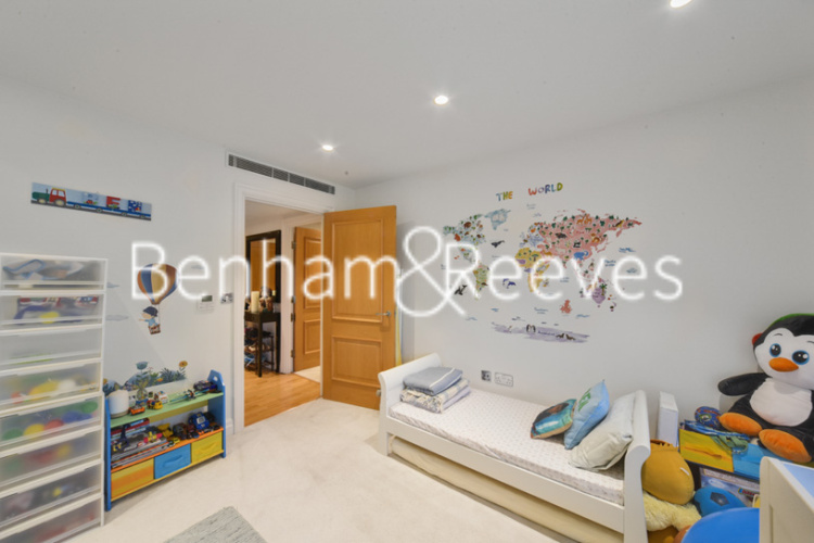 3  bedrooms flat to rent in Riverside Tower, Boulevard, SW6-image 11