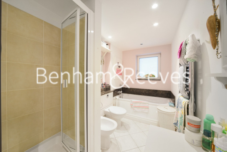 3  bedrooms flat to rent in Riverside Tower, Boulevard, SW6-image 24