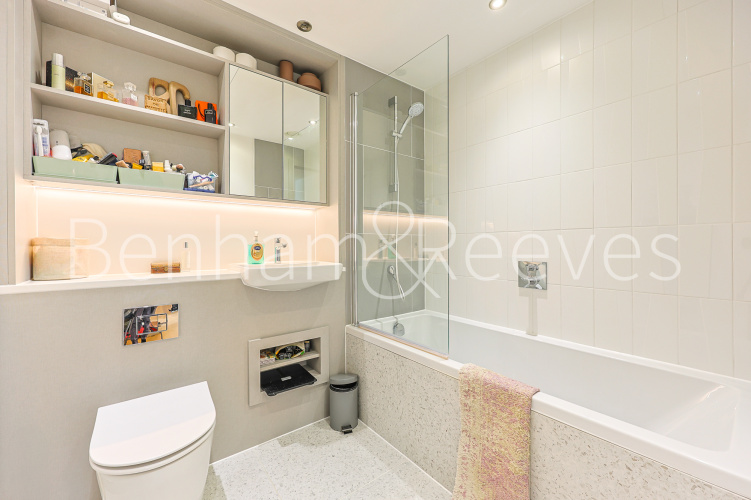 1  bedroom flat to rent in Duval House, Grant Road, SW11-image 4