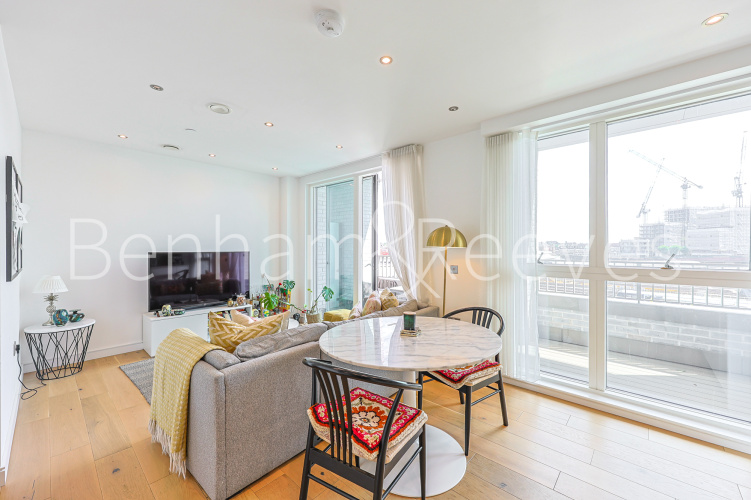 1  bedroom flat to rent in Duval House, Grant Road, SW11-image 11
