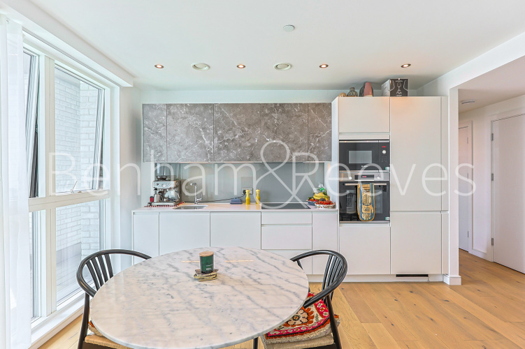 1  bedroom flat to rent in Duval House, Grant Road, SW11-image 12