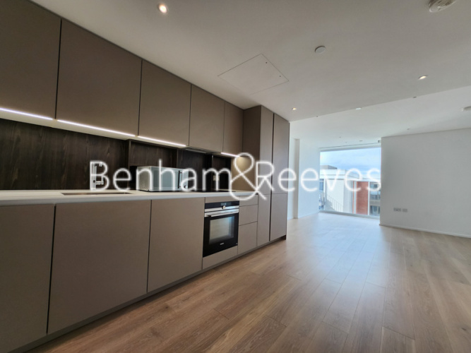 1  bedroom flat to rent in Coda Residences, York Place, SW11-image 2