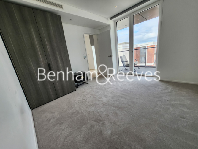 1  bedroom flat to rent in Coda Residences, York Place, SW11-image 3