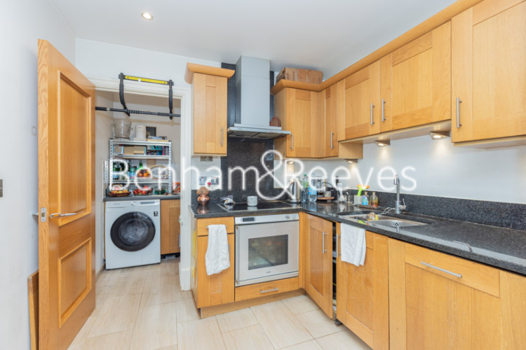 3  bedrooms flat to rent in The Boulevard, Imperial Wharf, SW6-image 2