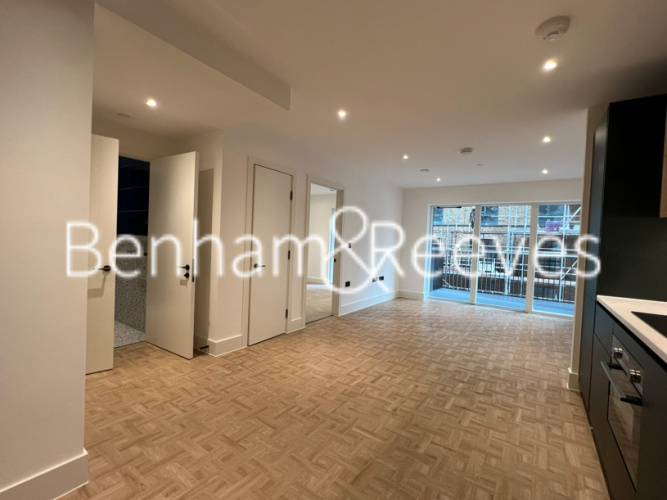 1  bedroom flat to rent in Danvers Avenue, Imperial Wharf, SW11-image 1