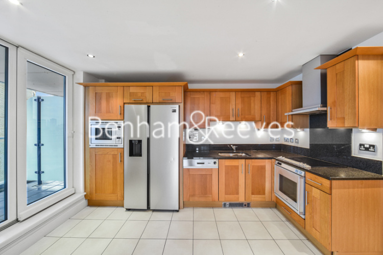 3 bedrooms flat to rent in The Boulevard, Imperial Wharf, SW6-image 2