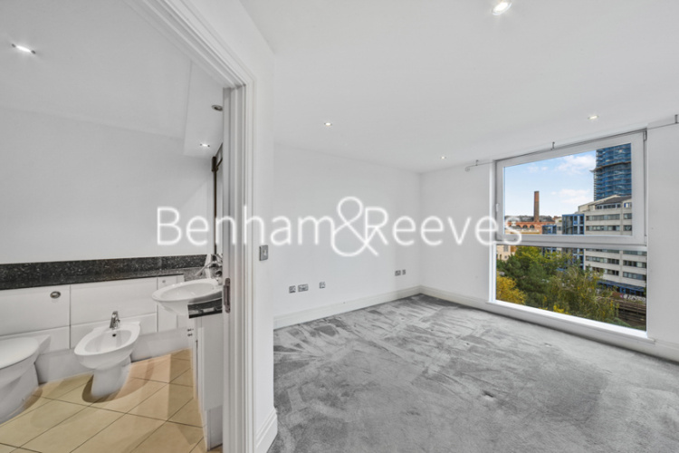 3  bedrooms flat to rent in The Boulevard, Imperial Wharf, SW6-image 3
