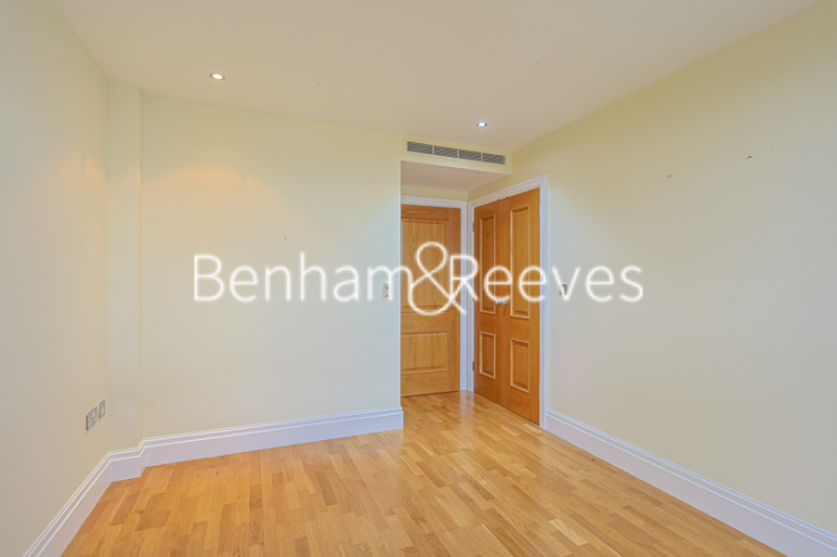 2  bedrooms flat to rent in Harbour Reach, Imperial Wharf, SW6-image 9