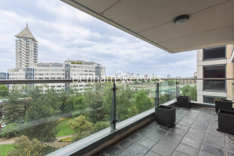 3  bedrooms flat to rent in Thames Point, Imperial Wharf, SW6-image 4