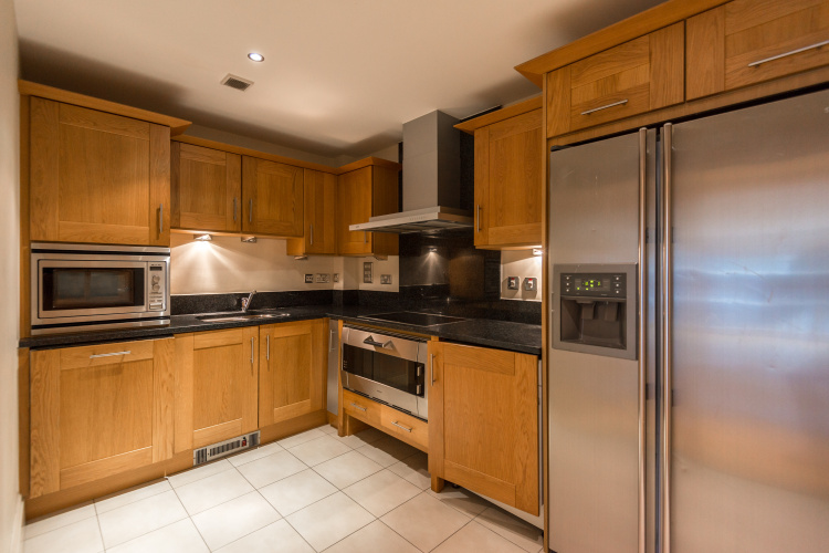 3  bedrooms flat to rent in Lensbury Avenue, Fulham, SW6-image 2