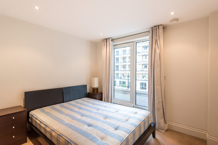 3  bedrooms flat to rent in Lensbury Avenue, Fulham, SW6-image 4