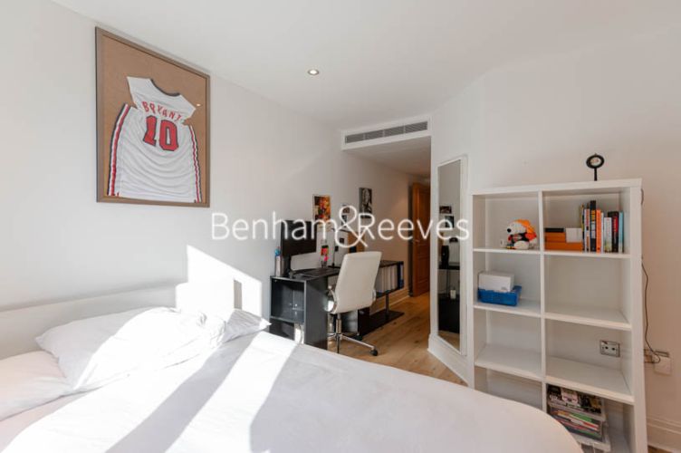 3 bedrooms flat to rent in Lensbury Avenue, Fulham, SW6-image 18