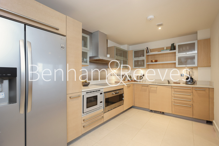 3 bedrooms flat to rent in Fountain House, The Boulevard, SW6-image 2