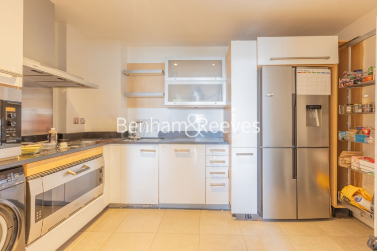 3  bedrooms flat to rent in Lensbury Avenue, Fulham, SW6-image 2