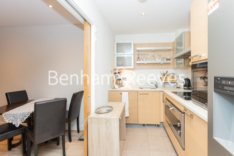 2  bedrooms flat to rent in Lensbury Avenue, Fulham, SW6-image 9